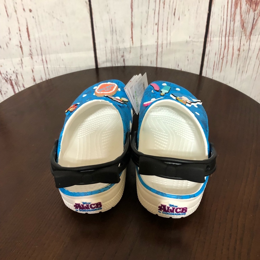 CROCS x Disney Alice in Wonderland limited edition classic Clog in size 7 - Picture 13 of 17